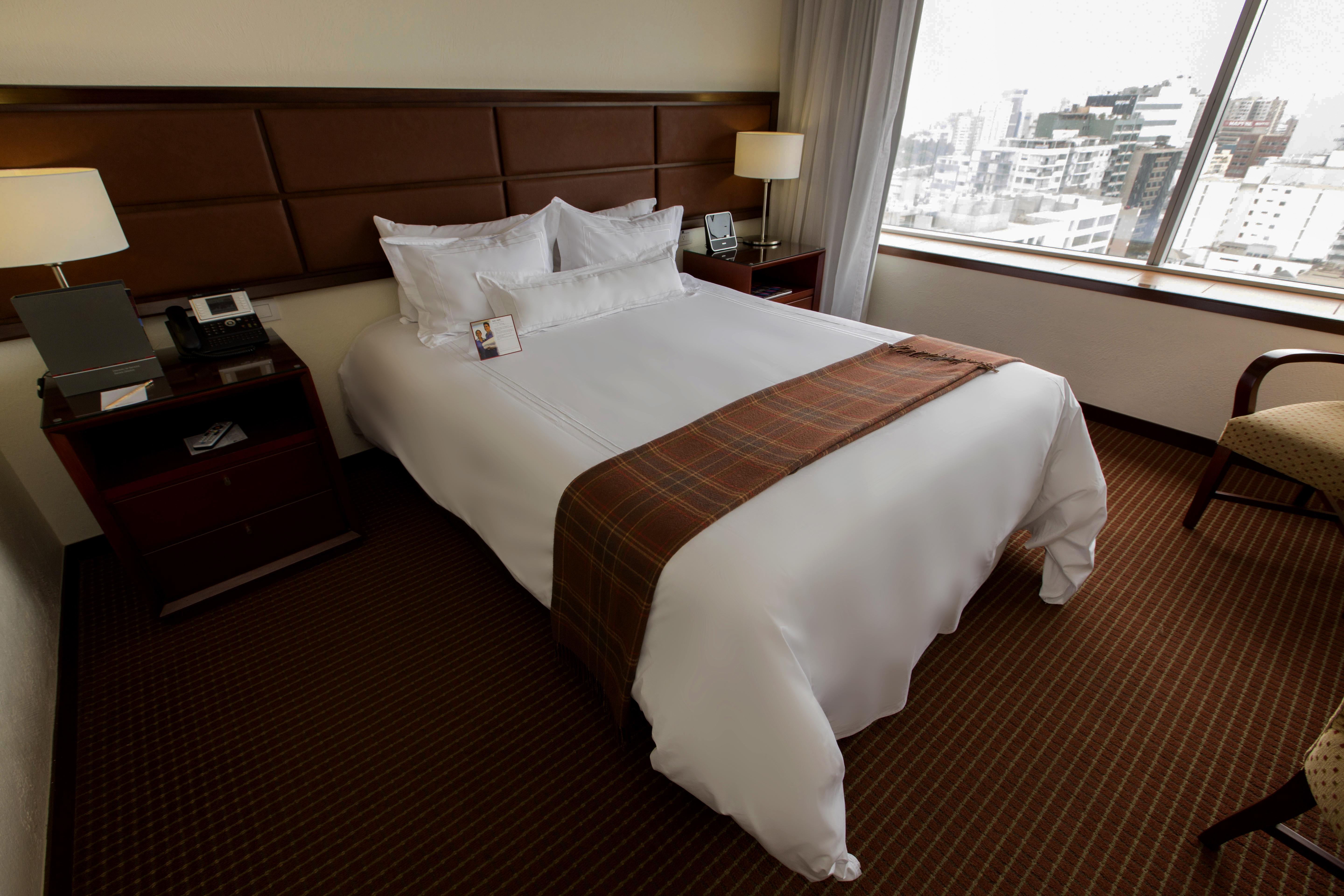 Casa Andina Premium Miraflores 리마 외부 사진 A bed