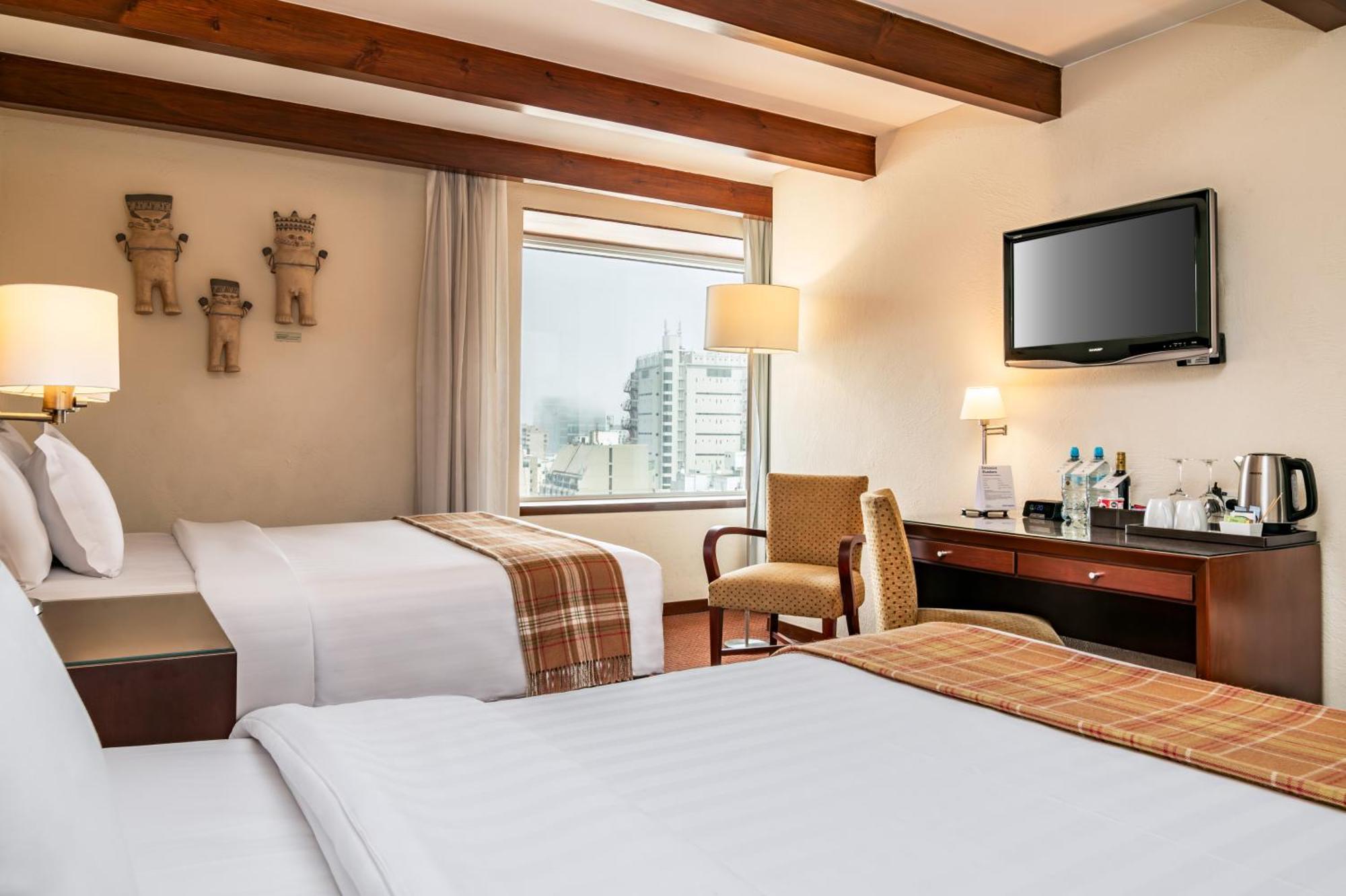 Casa Andina Premium Miraflores 리마 외부 사진 A room at the hotel
