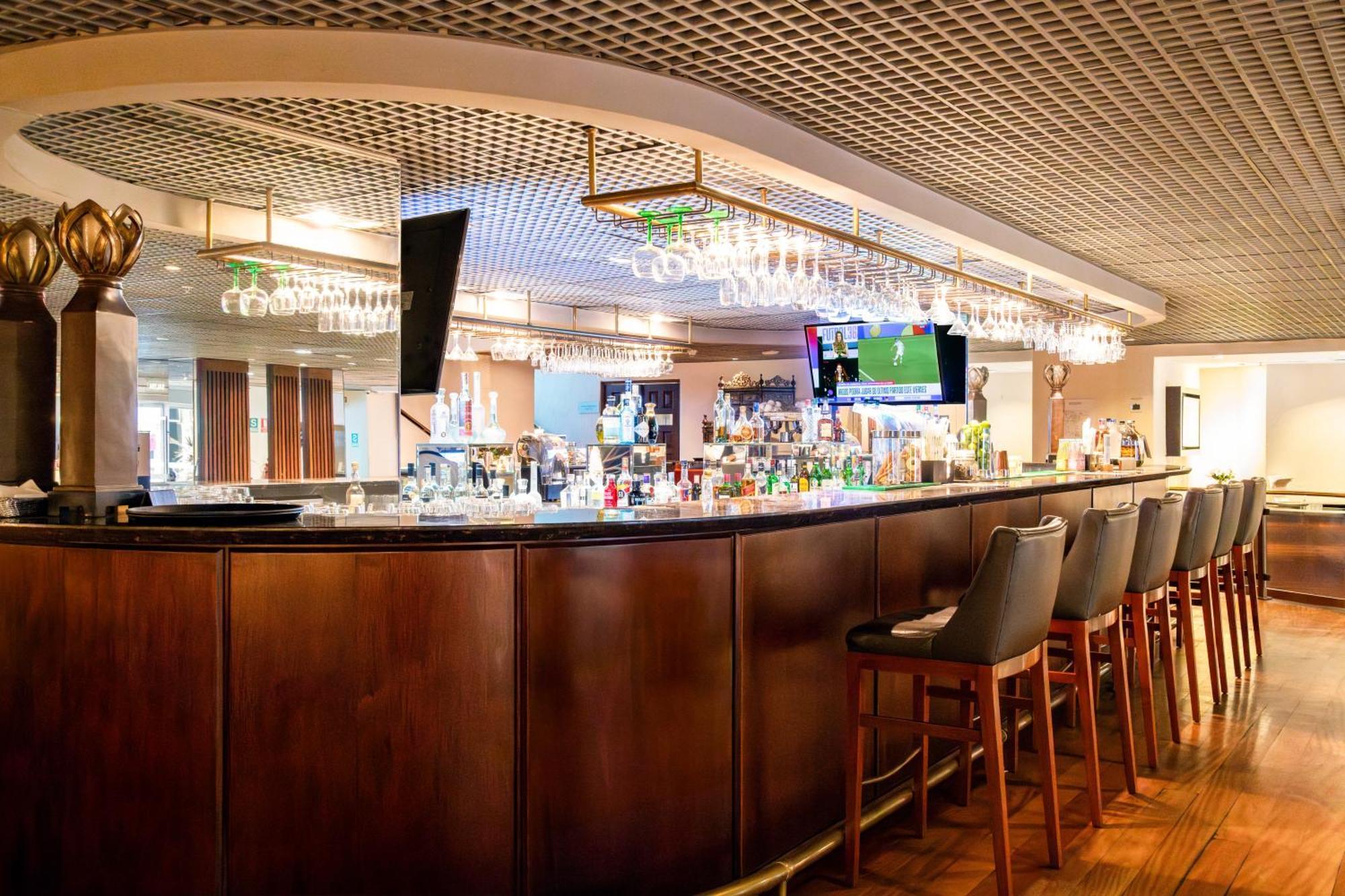 Casa Andina Premium Miraflores 리마 외부 사진 The bar at the 1905 Restaurant