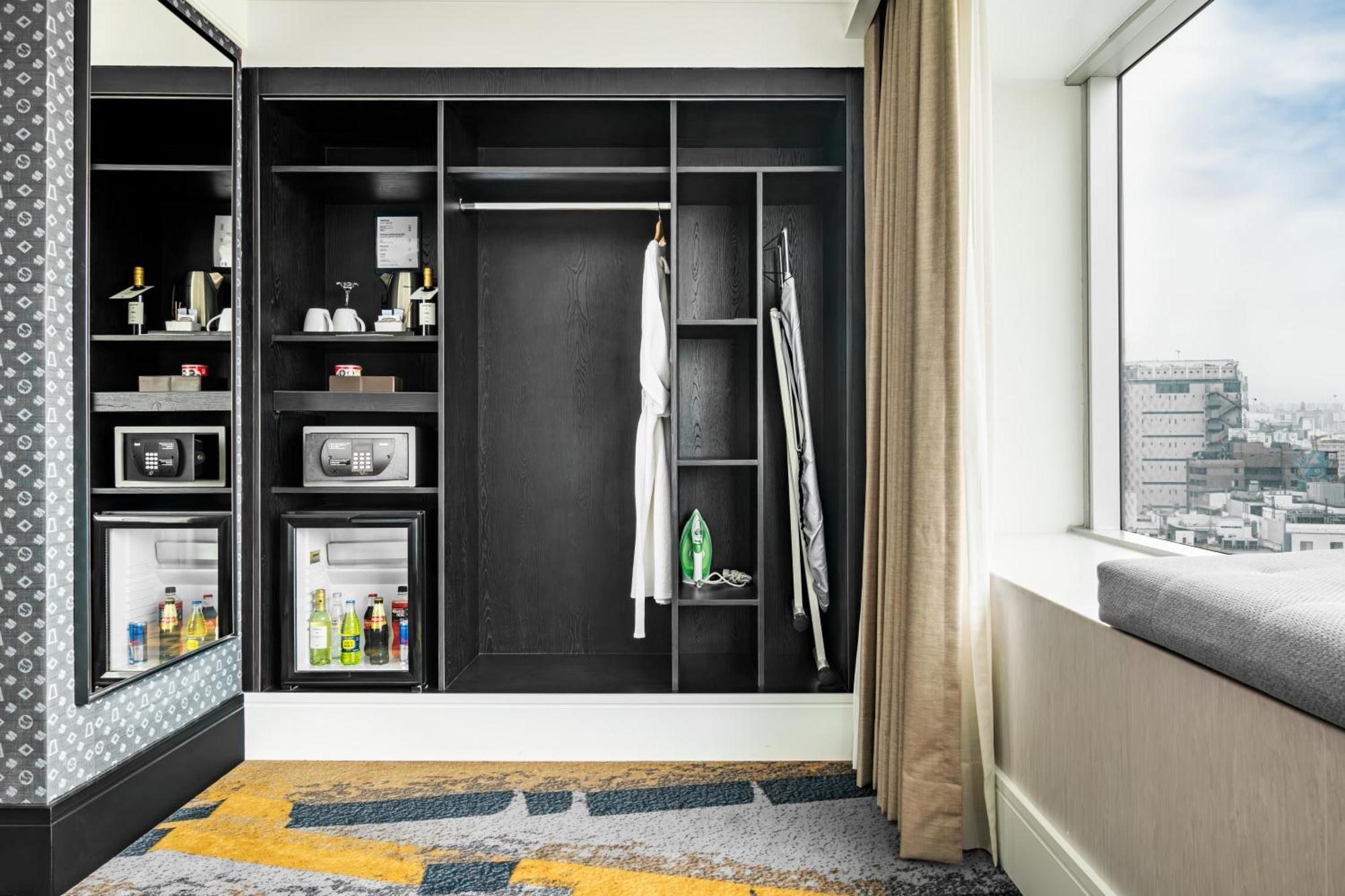 Casa Andina Premium Miraflores 리마 외부 사진 A walk-in closet