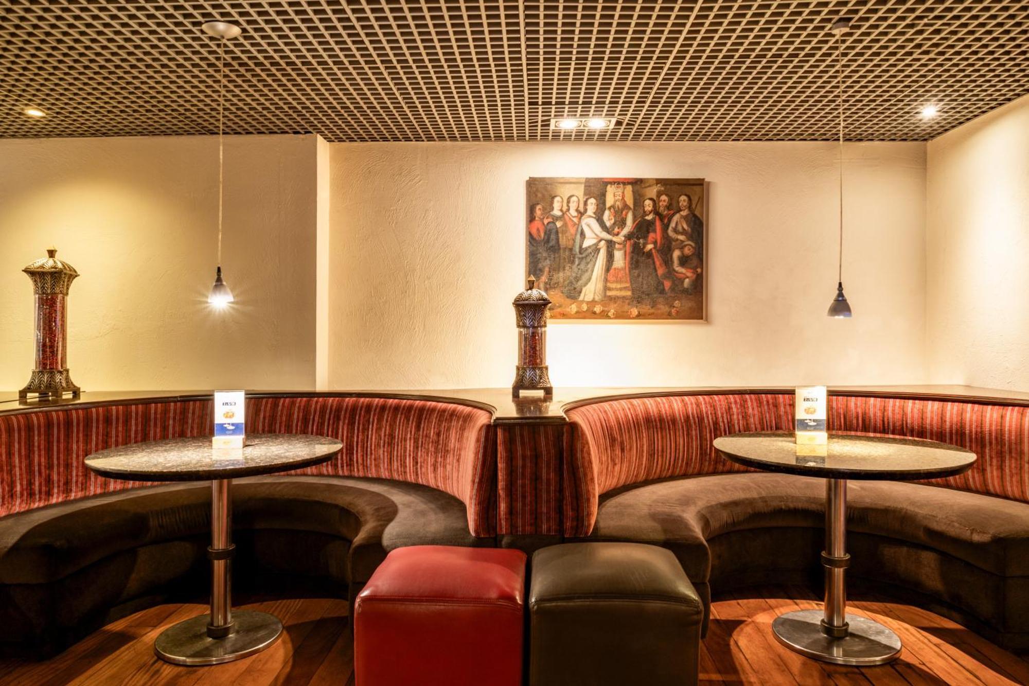 Casa Andina Premium Miraflores 리마 외부 사진 Interior of a typical restaurant