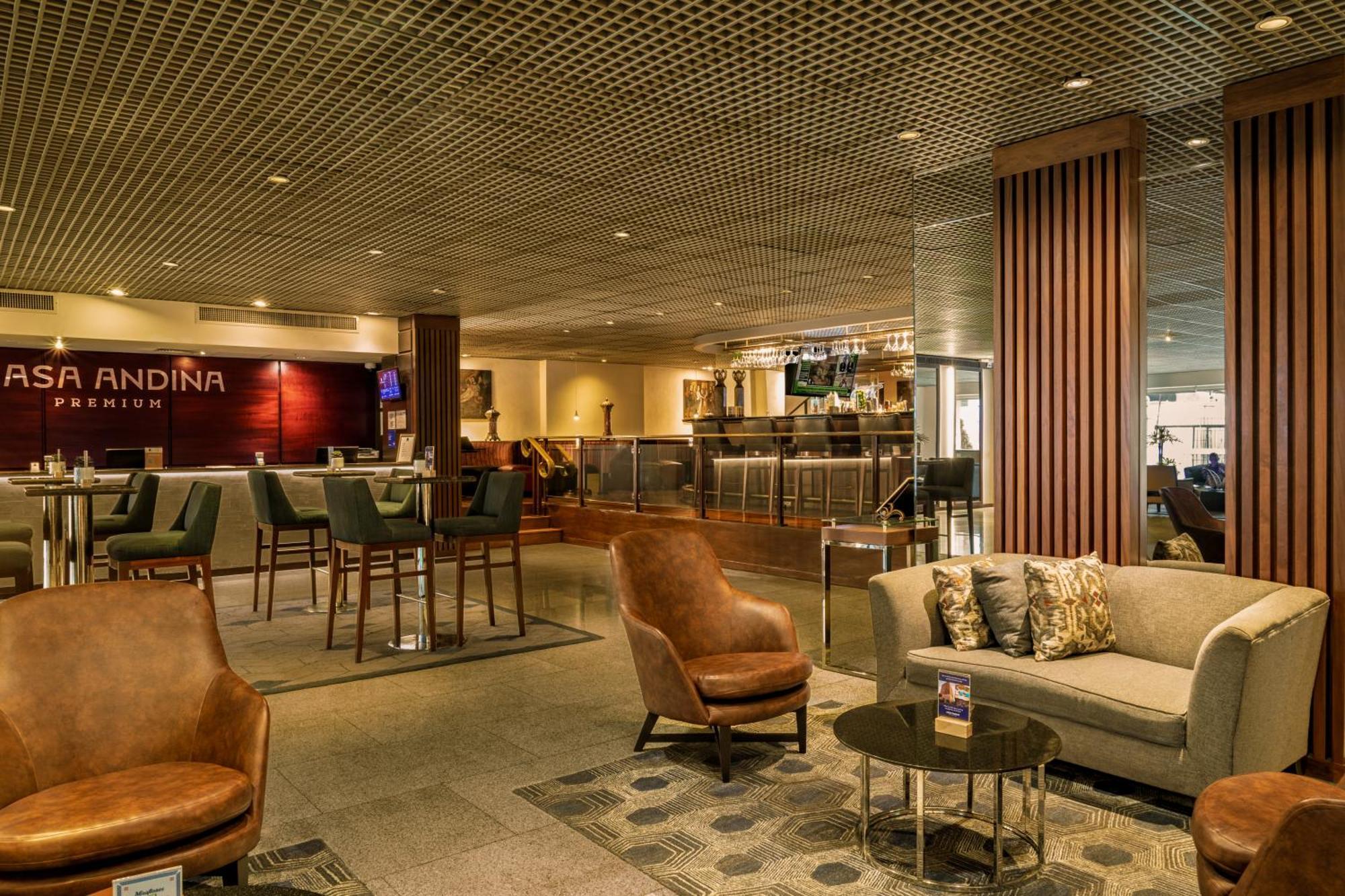 Casa Andina Premium Miraflores 리마 외부 사진 The Andina Premium Lounge at Santiago Airport