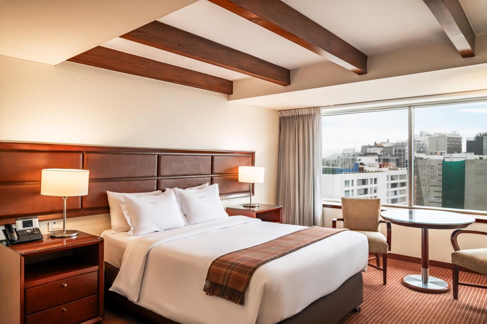 Casa Andina Premium Miraflores 리마 외부 사진 A room at the hotel